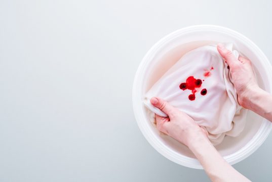 Consejo eficaz para quitar una mancha de sangre Consejo eficaz para quitar una mancha de sangre